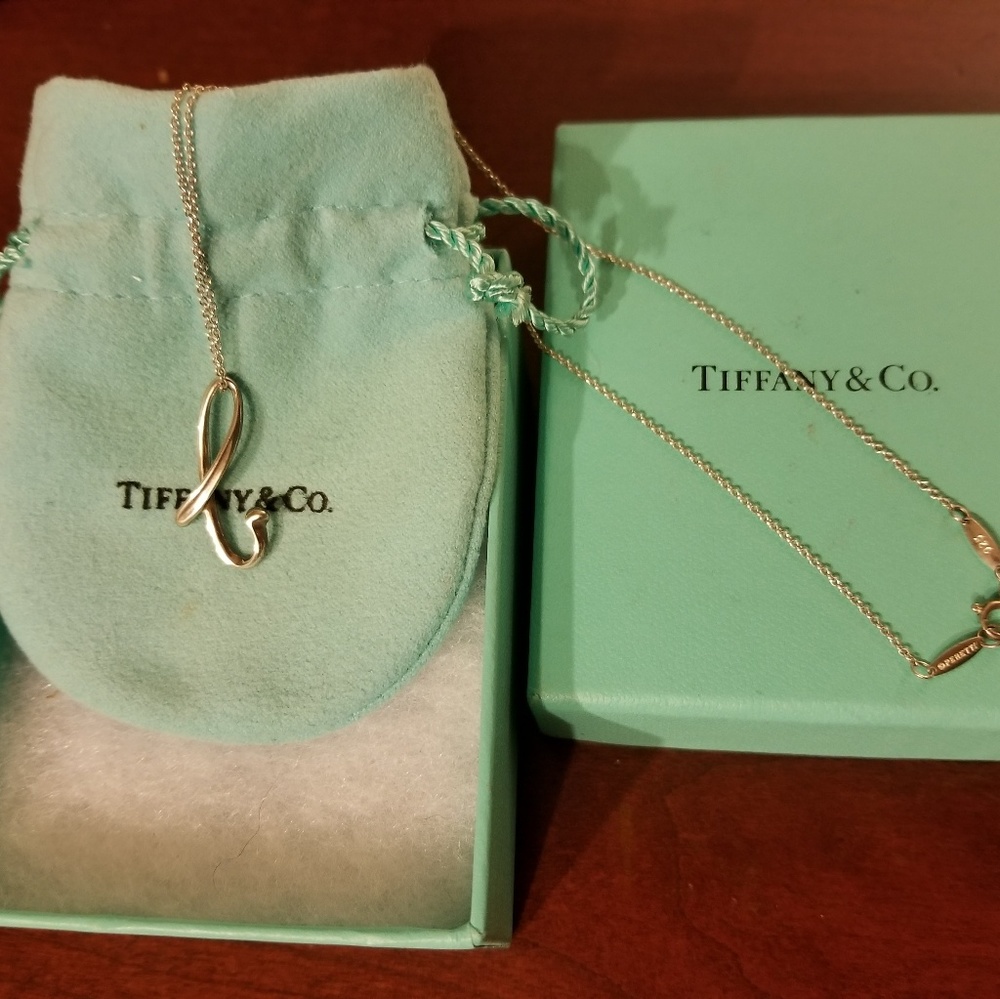 Tiffany Elsa Peretti cursive letter b necklace